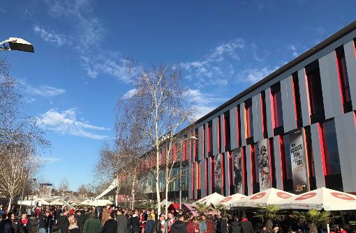 Bereits seit Jahren feste Anlaufstelle für VfB-Fans in Stuttgart: das Palm Beach direkt in Stadion-Nähe. Foto: Facebook / Palm Beach Stuttgart