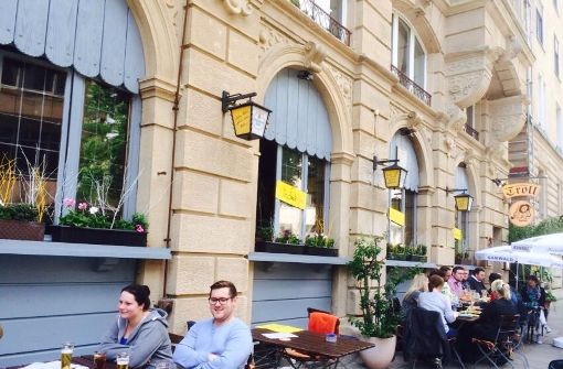 Das Wirtshaus Troll lockt die Fans mit leckeren Burgern und kühlen Getränken in die Hasenbergstraße. Foto: Facebook / Wirtshaus Troll