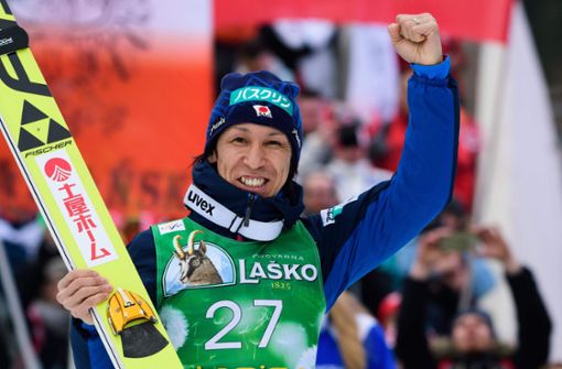 Der japanische Skispringer Noriaki Kasai jubelt auch mit 45 Jahren noch . . .  Foto: AFP