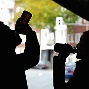 Jugendlicher Alkoholkonsum: Zahl der Krankenhauseinweisungen aufgrund von Alkoholmissbrauch hat sich in den letzten Jahren verdoppelt