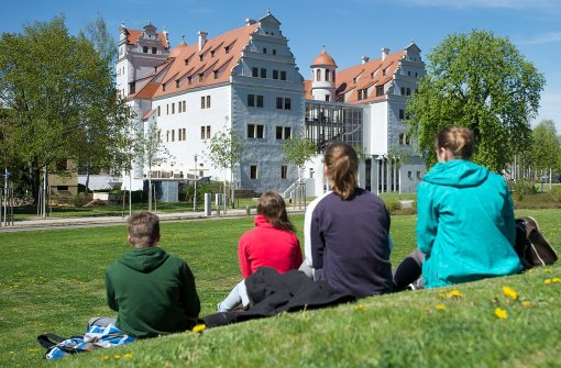 Wovon träumen 14- bis 17-Jährige heute? Was macht ihnen Angst und welche Werte gelten für sie? Die Sinus-Jugendstudie gibt Antworten. (Symbolfoto) Foto: dpa