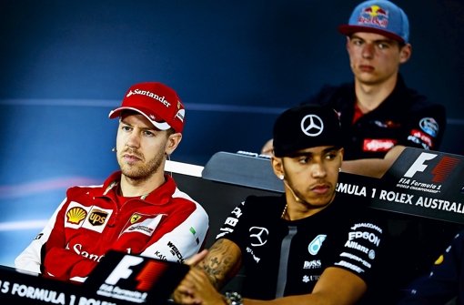 Zwei Formel-1-Stars und ein Sternchen: Ex-Weltmeister Sebastian Vettel, der aktuelle Champion Lewis Hamilton und Talent Max Verstappen (v. l.) Foto: dpa