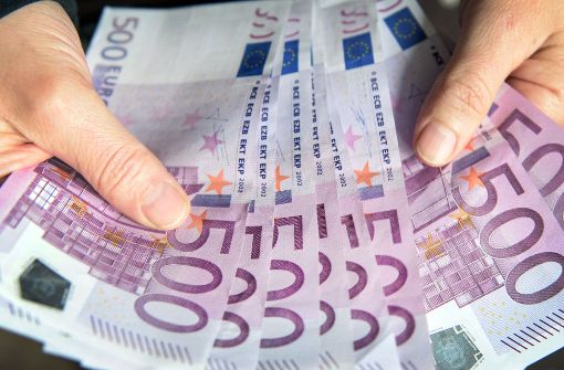 Unbekannte haben 5000 Euro in einem Briefumschlag als Entschuldigung für Vandalismus verschenkt. Foto: dpa (Symbolbild)